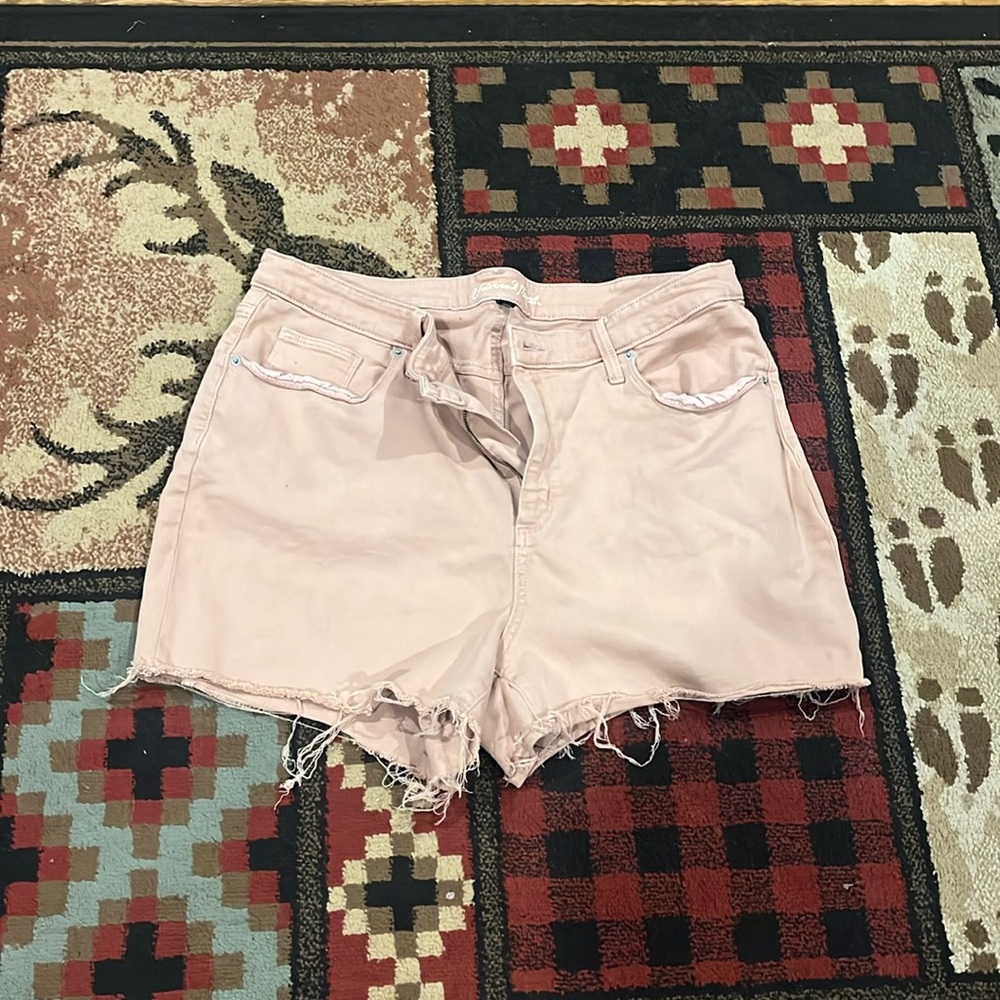 Womens universal thread shorts